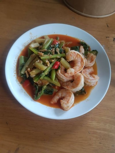 ผัดคะน้าฮ่องกงกุ้งสด ผัดคะน้าฮ่องกงกุ้งสด