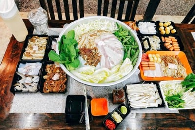 คุณออยหมูกระทะ By ภูปลายฟ้า