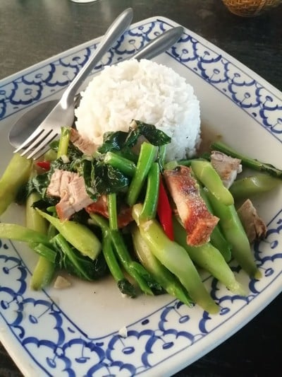 อาหาร หรือ เครื่องดื่ม