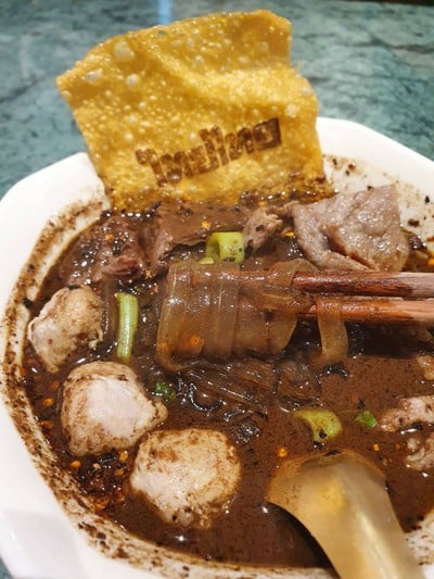 ก๋วยเตี๋ยวเรือเนื้อน้ำตก เส้นมันญี่ปุ่น เผ็ดมาก