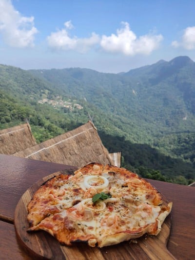 พิซซ่าซีฟู้ด&ชีส