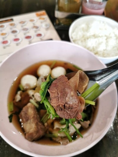 อาหาร หรือ เครื่องดื่ม