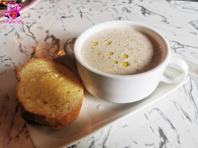 Truffle Soup With Garlic Bread