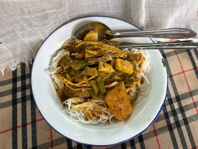 ขนมจีนแกงไตปลา