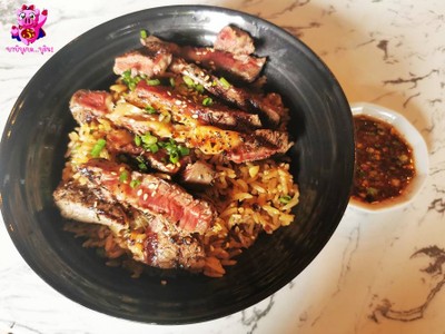 New Zealand Ribeye With Rice And Thai Spicy Sauce
