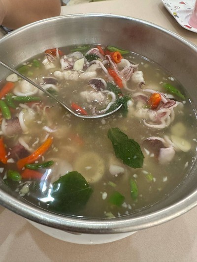 ยำปลาหมึกไข่