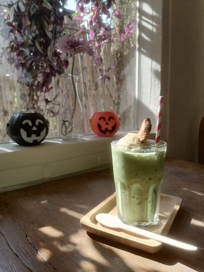 MATCHA LATTe FLOAT