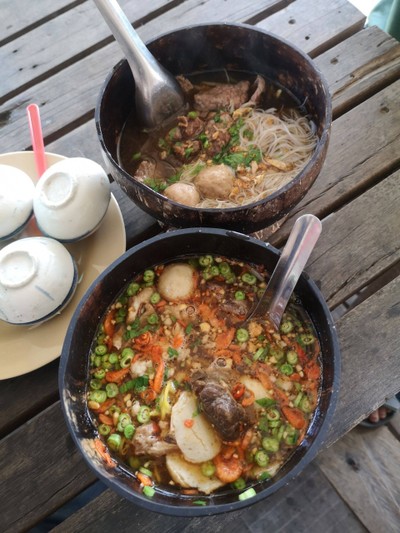 อาหาร หรือ เครื่องดื่ม