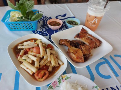 อาหาร หรือ เครื่องดื่ม