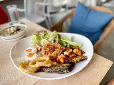 🍛 ข้าวแมวเหมียวคลุกพริกเกลือกุ้งทะเล. (ราคา 249 บาท)