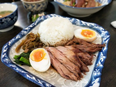 B3 ข้าวขาหมู(หนังล้วน)