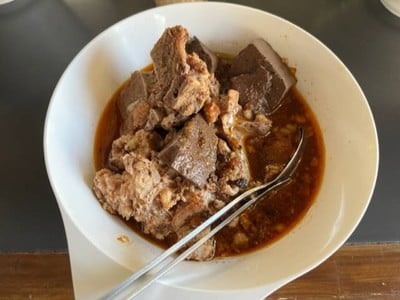 ขนมจีนน้ำเงี้ยวหมู