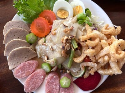 ไส้อั่วเผาเตาหลวง ลำปาง เกาะคา