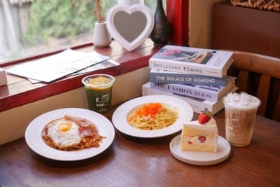เมนูของร้าน FLATWHITE Coffee Roaster & Food ซอยมังกร สมุทรปราการ (Samut Prakan)