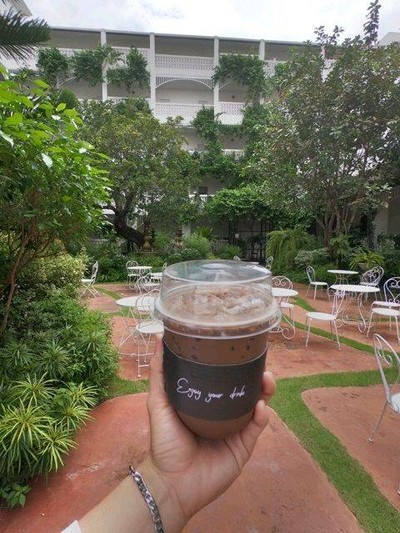 อาหาร หรือ เครื่องดื่ม