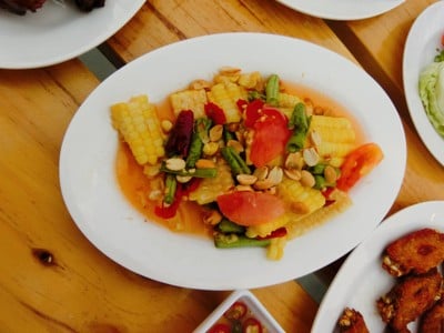 ร้านตาแซบ @หาดแสงจันทร์