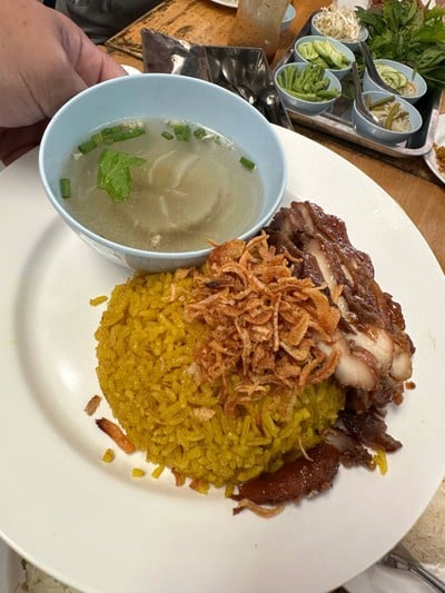 เมนูของร้าน จ๊ะดำข้าวยำ