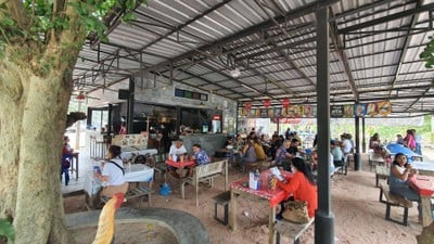 ลุงเลียง-ป้ามาลี อาหารป่า อาหารพื้นบ้าน ชลบุรี (Chonburi)