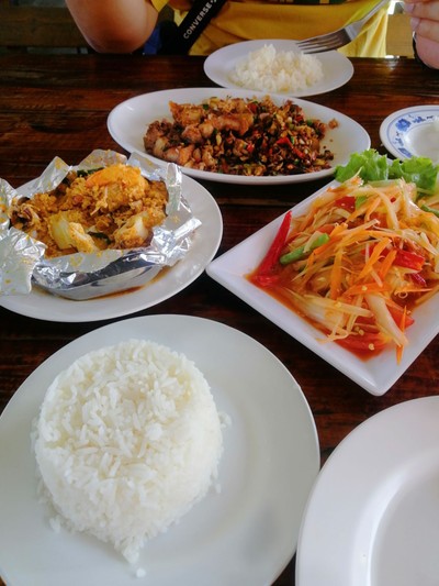 อาหาร หรือ เครื่องดื่ม