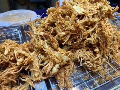 เห็นเข็มทองเขย่า