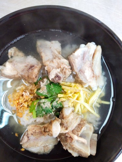 อาหาร หรือ เครื่องดื่ม