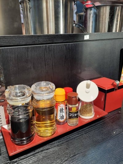 เครื่องปรุงบนโต๊ะ