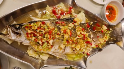 ปลากระพงนึ่งมะนาว