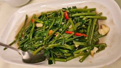 ผัดผักบุ้งไฟแดง