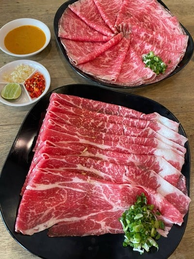 Chuck flap Wagyu และ Outside wagyu