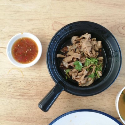 อาหาร หรือ เครื่องดื่ม