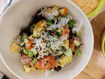 แซลมอนโปเกโบวล์