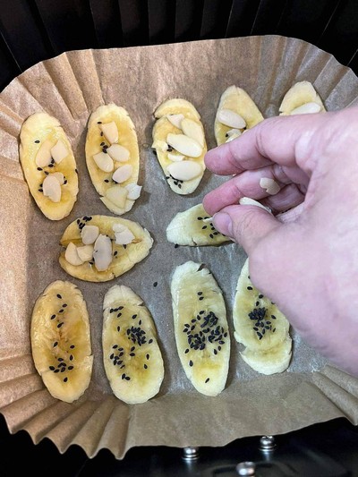 วิธีทำ Banana honey almond black sesame by air fryer วิธีทำ Banana honey almond black sesame by air fryer