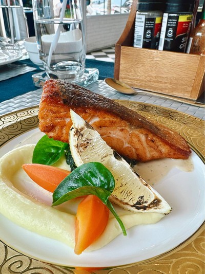 สเต๊กปลาแซลมอน