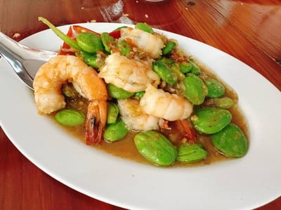 เมนูของร้าน ครัวเจ๊แมว ปากน้ำปราณ