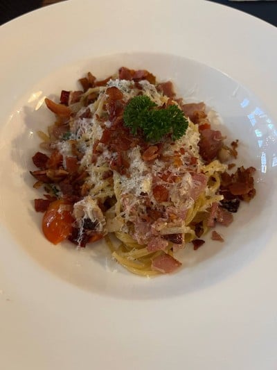 Aglio e Olio with red chilli, pepper, bacon (สปาเก็ตตี้พริก กระเทียม เบคอน)