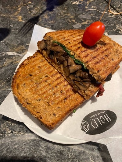 เมนูของร้าน Holey Artisan Bakery (Sourdough Sandwich Coffee) ปรีดี