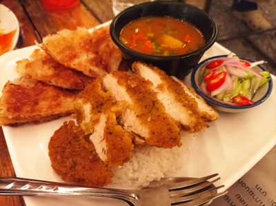 โรตีแกงกระหรี่ไก่ทอด