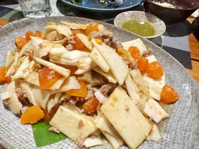 ยอดมะพร้าวผัดกุ้ง