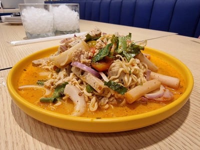 อาหาร หรือ เครื่องดื่ม