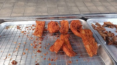 อาหาร หรือ เครื่องดื่ม