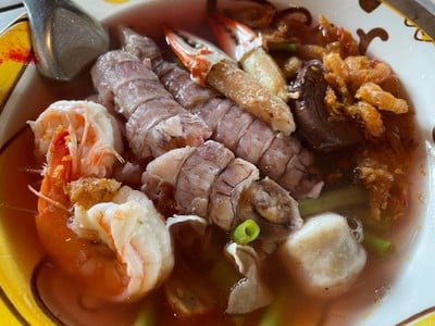 เมนูของร้าน ก๋วยเตี๋ยวโกเหลียงสูตรต้นตำหรับ