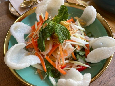 ยำไหลบัว