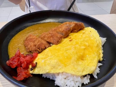 ข้าวแกงกะหรี่ไข่ข้นหมูทงคัตสึ