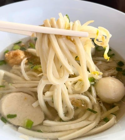 ก๋วยเตี๋ยวลูกชิ้นปลาภูเก็ต เวียงกุมกาม เชียงใหม่ ไม่มีสาขา ไม่มีสาขา