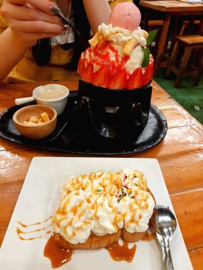 อาหาร หรือ เครื่องดื่ม