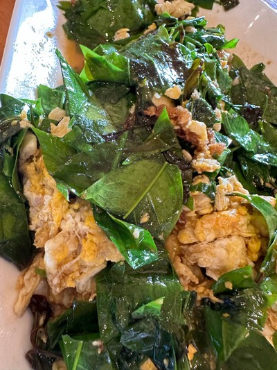 ใบเหลียงผัดไข่