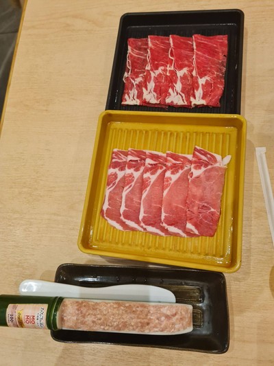 หมูดำคุโรบูตะ และ ไก่ไม้ไผ่