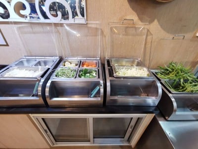 อาหาร หรือ เครื่องดื่ม