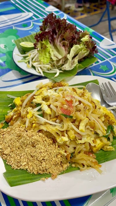 เส้นเล็กผัดไทย