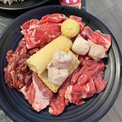 หมู เนื้อ ผัก ตักไม่หยุด